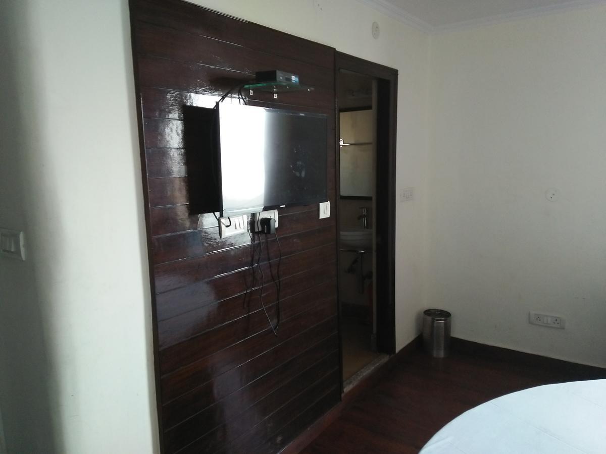 שימלה Hotel Basant מראה חיצוני תמונה