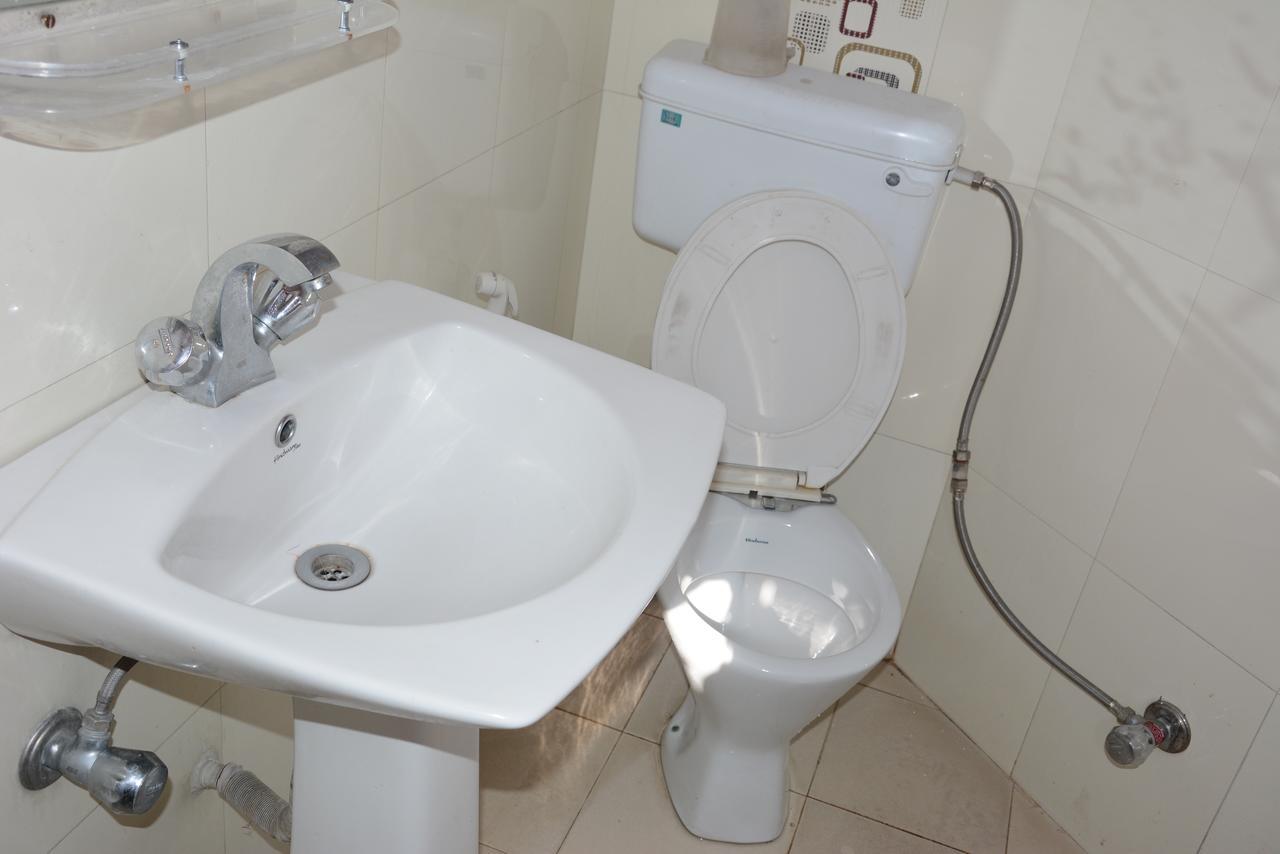 שימלה Hotel Basant מראה חיצוני תמונה